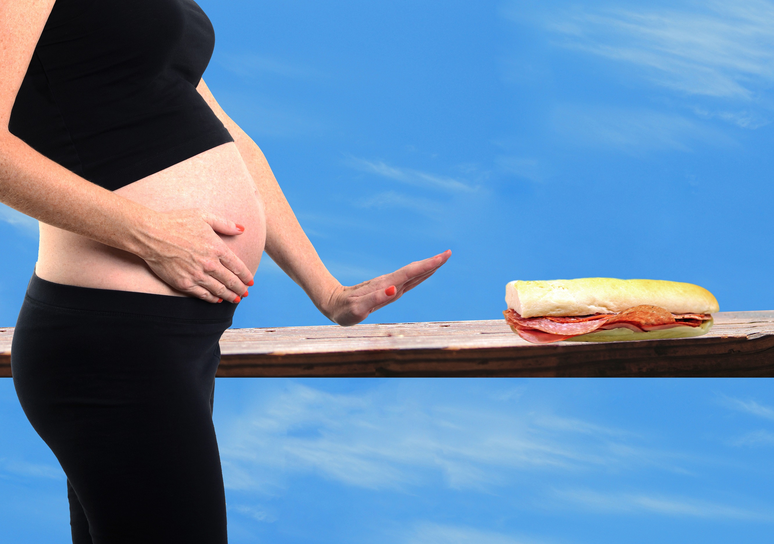 Беременность ем мясо. Листериоз и беременность. Мясо при беременности. Для беременной мясо. Беременные с фаст фуд.